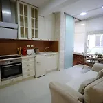 דירה Near Me טיראנה